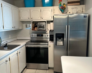 3000 Springdale Boulevard - Photo Thumbnail 9