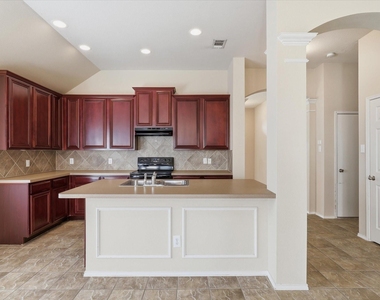 506 Hackberry Drive - Photo Thumbnail 11
