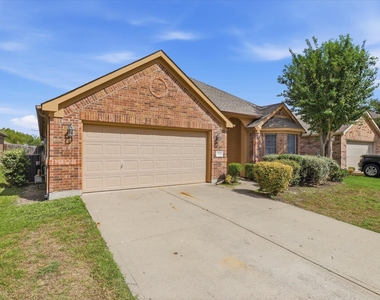 506 Hackberry Drive - Photo Thumbnail 3