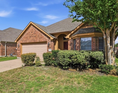 506 Hackberry Drive - Photo Thumbnail 2