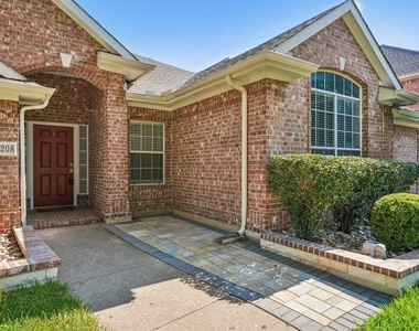1208 Sonoma Drive - Photo Thumbnail 1