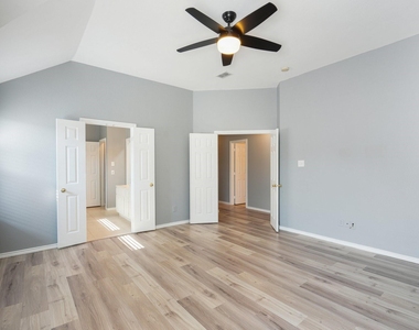 1208 Sonoma Drive - Photo Thumbnail 10