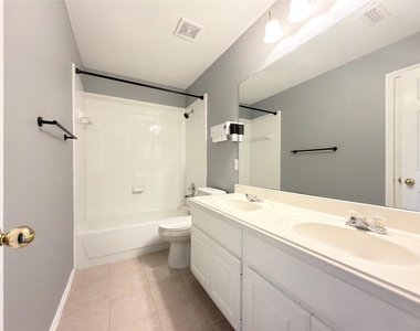 1208 Sonoma Drive - Photo Thumbnail 16