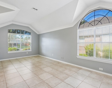 1208 Sonoma Drive - Photo Thumbnail 21
