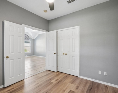 1208 Sonoma Drive - Photo Thumbnail 20