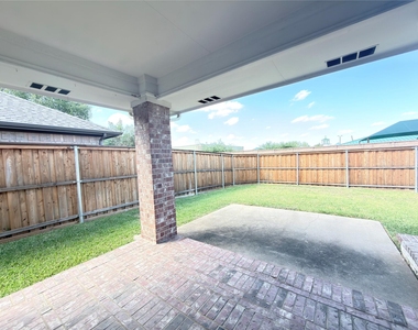 1208 Sonoma Drive - Photo Thumbnail 24