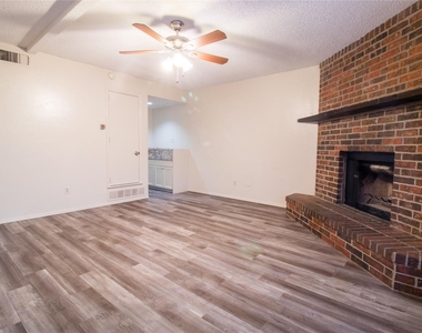 2203 Chase Court - Photo Thumbnail 3