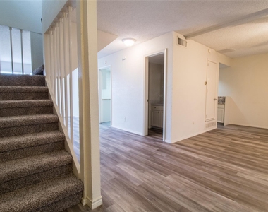 2203 Chase Court - Photo Thumbnail 8