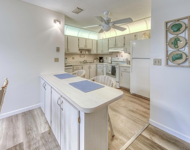 3526 La Palmas Court - Photo Thumbnail 19