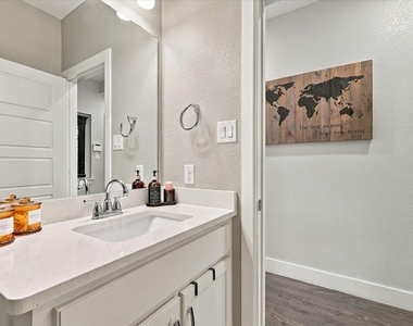 7846 Verona Place - Photo Thumbnail 24