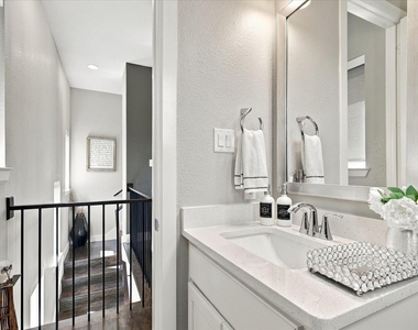 7846 Verona Place - Photo Thumbnail 21