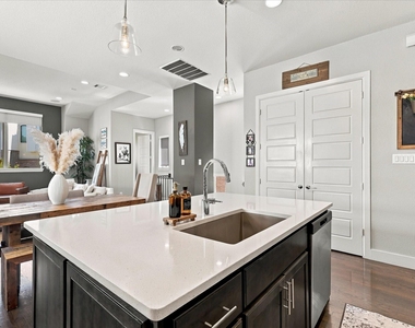 7846 Verona Place - Photo Thumbnail 15