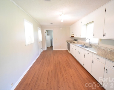 4099 Shenandoah Drive Sw - Photo Thumbnail 9