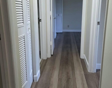 1002 Green Pine Boulevard - Photo Thumbnail 15