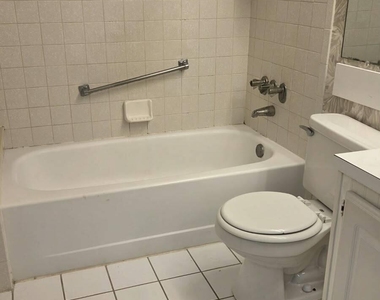 1002 Green Pine Boulevard - Photo Thumbnail 12