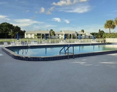 1002 Green Pine Boulevard - Photo Thumbnail 21