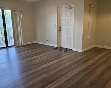 1002 Green Pine Boulevard - Photo Thumbnail 14