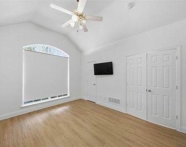 1431 Constellation Drive - Photo Thumbnail 18