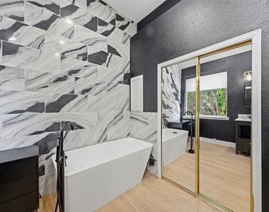 1431 Constellation Drive - Photo Thumbnail 24