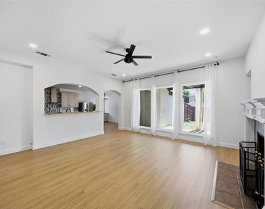1431 Constellation Drive - Photo Thumbnail 15