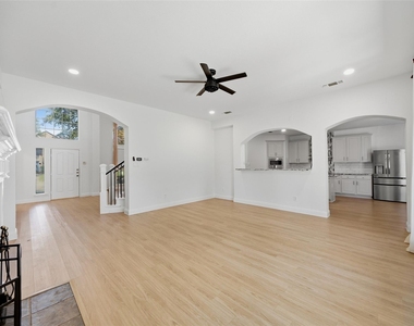 1431 Constellation Drive - Photo Thumbnail 16