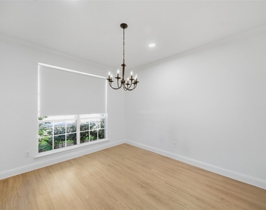 1431 Constellation Drive - Photo Thumbnail 4
