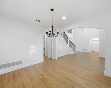 1431 Constellation Drive - Photo Thumbnail 6