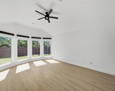 1431 Constellation Drive - Photo Thumbnail 19