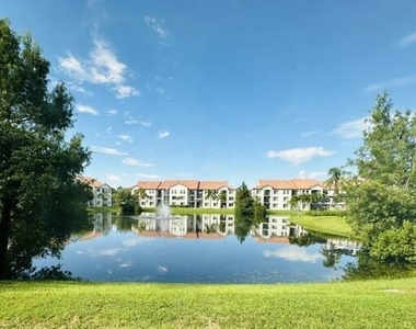 902 Villa Circle - Photo Thumbnail 27