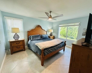 902 Villa Circle - Photo Thumbnail 10