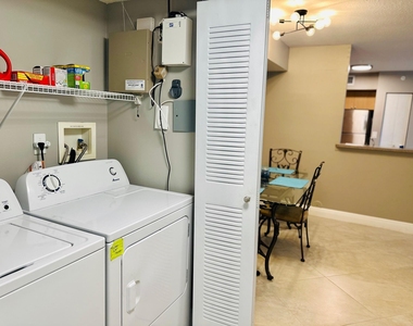 902 Villa Circle - Photo Thumbnail 16