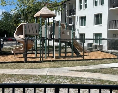 902 Villa Circle - Photo Thumbnail 47