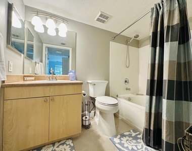 902 Villa Circle - Photo Thumbnail 12