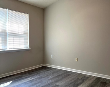 7699 Petrea Lane - Photo Thumbnail 3