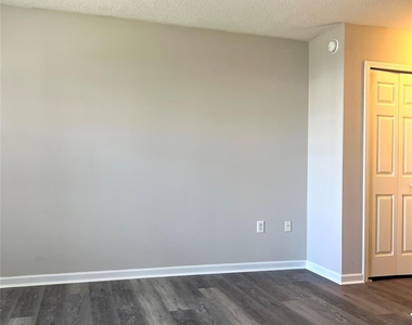 7699 Petrea Lane - Photo Thumbnail 4