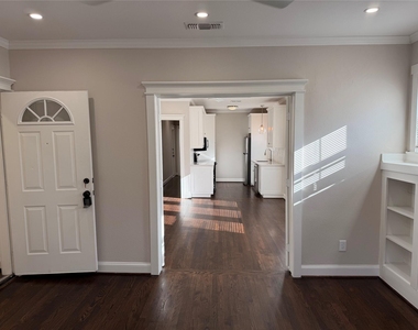 4112 Junius Street - Photo Thumbnail 3