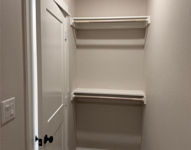 4112 Junius Street - Photo Thumbnail 10