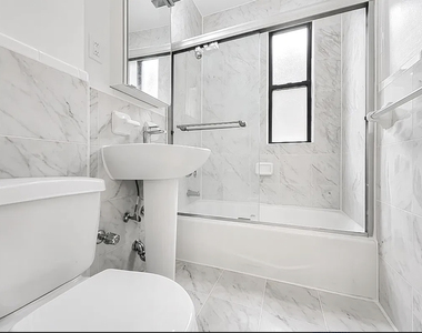 214 East 51st Street - Photo Thumbnail 3