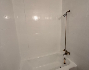 805 E Iredell Avenue - Photo Thumbnail 14