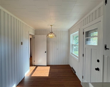805 E Iredell Avenue - Photo Thumbnail 4