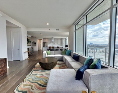 6911 Cowboys Way - Photo Thumbnail 12
