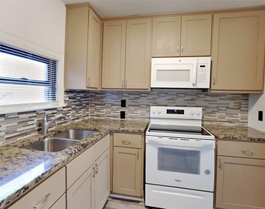 3604 Baldwin Avenue - Photo Thumbnail 4