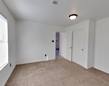 3604 Baldwin Avenue - Photo Thumbnail 8