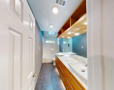 1617 Oak Creek Drive - Photo Thumbnail 18