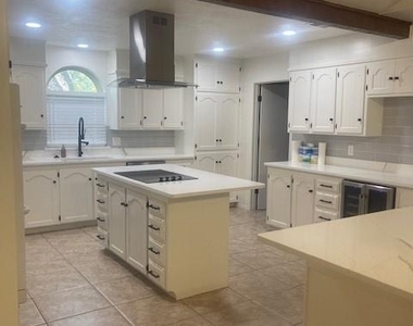 315 S Baker Street - Photo Thumbnail 4