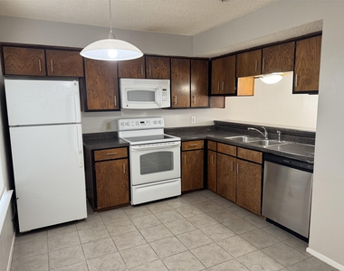 1131 Dallas Drive - Photo Thumbnail 5