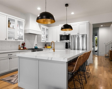5622 Matalee Avenue - Photo Thumbnail 6
