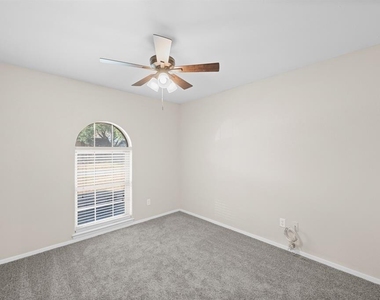 2001 San Jacinto Drive - Photo Thumbnail 16