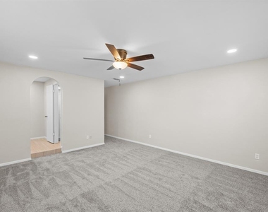 2001 San Jacinto Drive - Photo Thumbnail 12