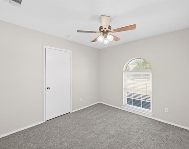 2001 San Jacinto Drive - Photo Thumbnail 18